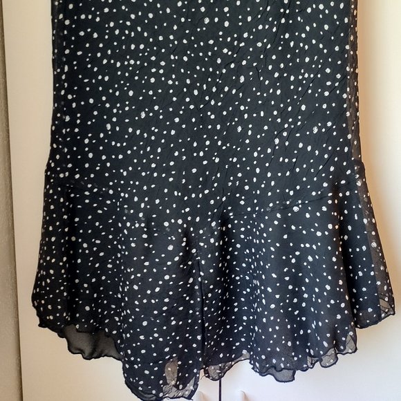 REDUCED 111  Chico's Asymmetrical  Skirt Black/ White Dots. Size 0 or size Small - Picture 3 of 4